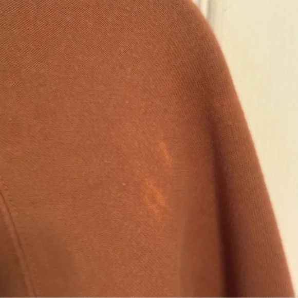 Aritzia TNA Sweatfleece Cozy Fleece Perfect Fit Cropped Crewneck in Brown - Picture 4 of 5